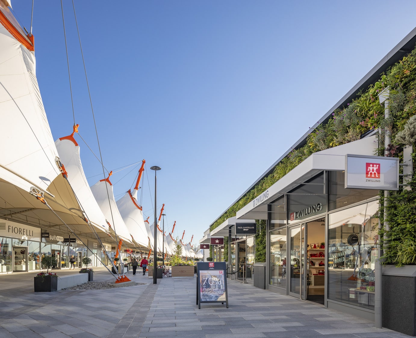 Green wall built at Ashford shopping centre - UK Construction Online