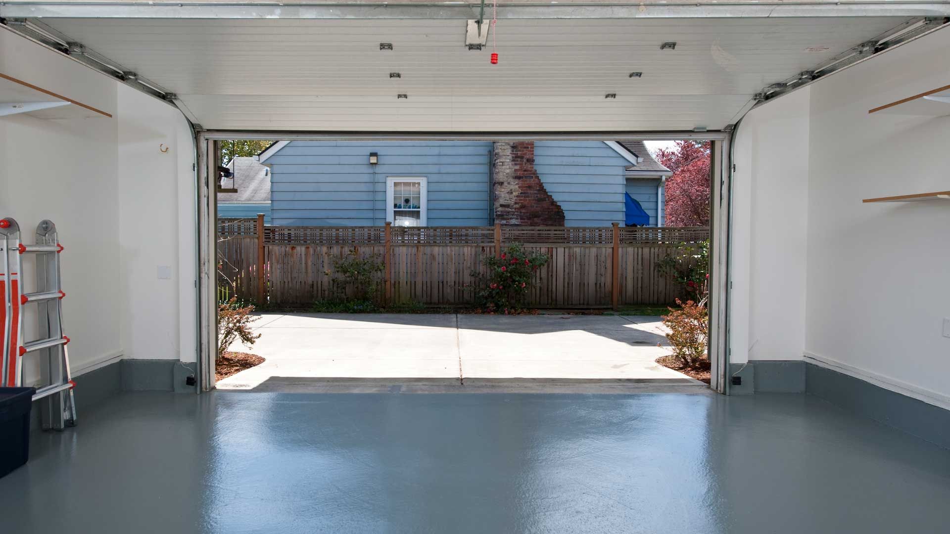 Garage flooring: how to install and repair