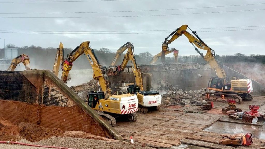 M42 timelapse bridge demolition