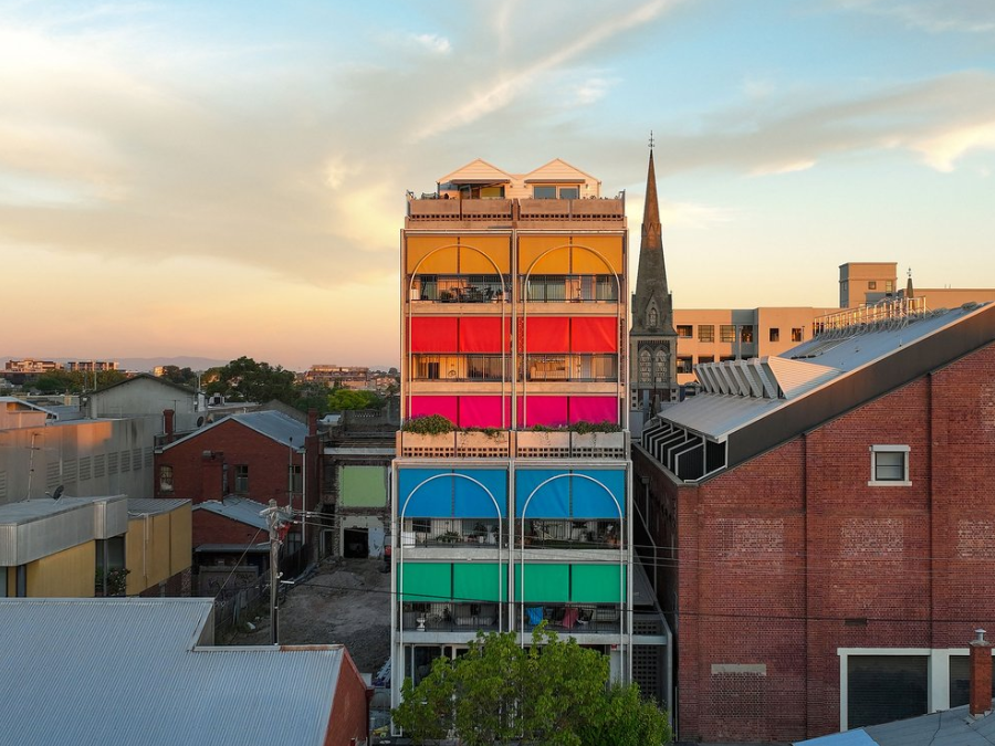 Low-cost eco-housing