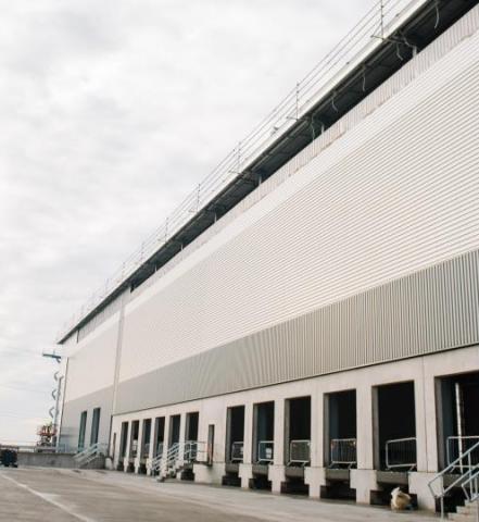 FP McCann’s precast docking system takes a Staffordshire distribution facility to a new level