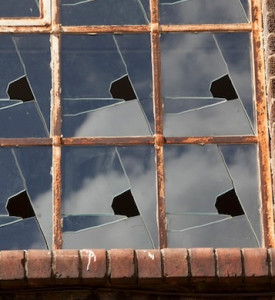 smashed-windows-identical